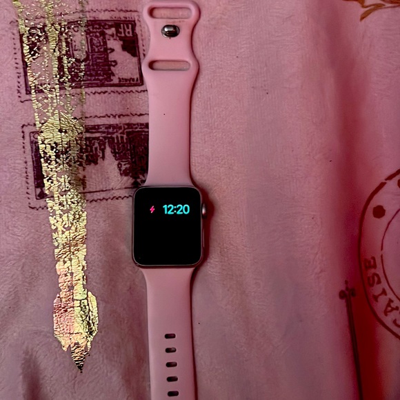 apple watch series 3 ! barely used !! DOES NOT COME WITH WHITE BAND , black - Picture 2 of 4